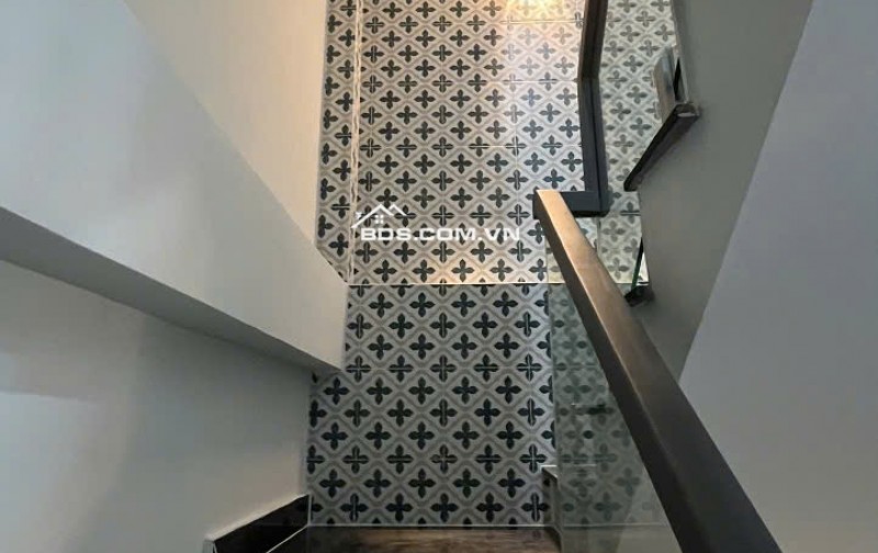 Bán Nhà Hẽm 4m, ĐƯỜNG NGUYỄN TIỂU LA 29m2 - 5TẦNG,8,3 TỶ/TL,P8.Q10